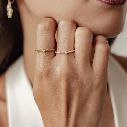 De Gemstone Twist Ring