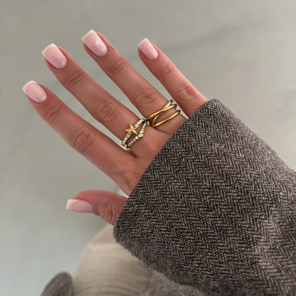De Triple Whisper Ring