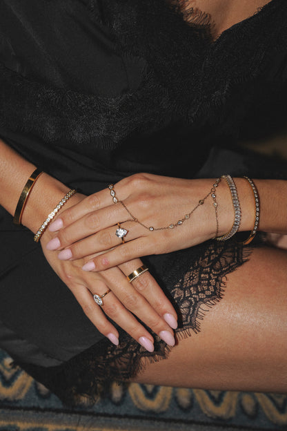 Lumière Essence Hand Chain