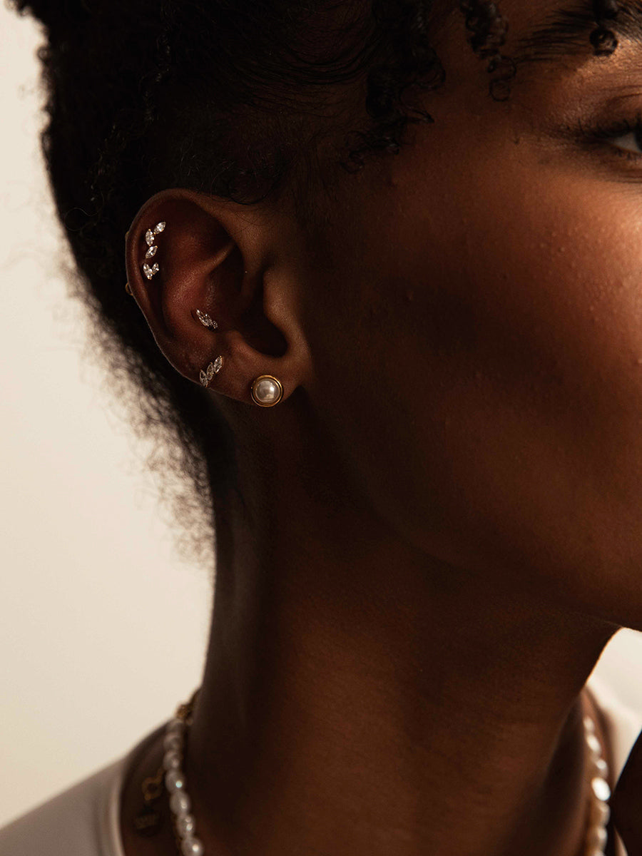 De Leaf Curve Piercing