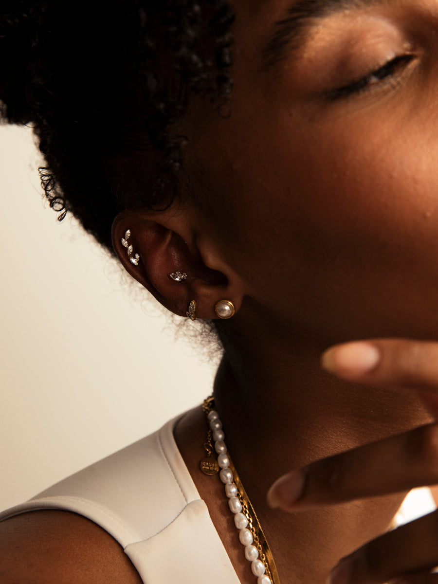 De Leaf Curve Piercing