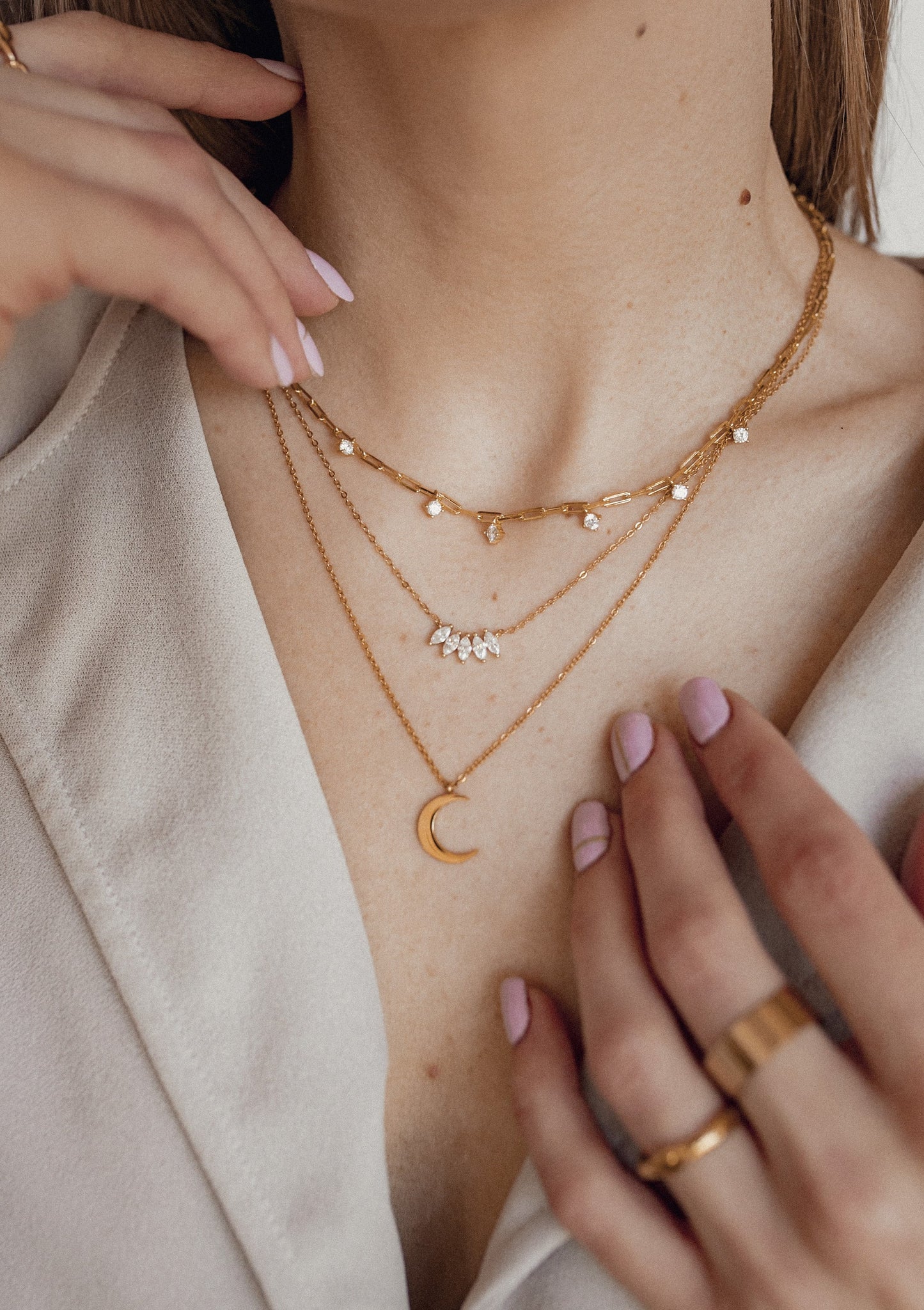 De Crescent Whisper Ketting