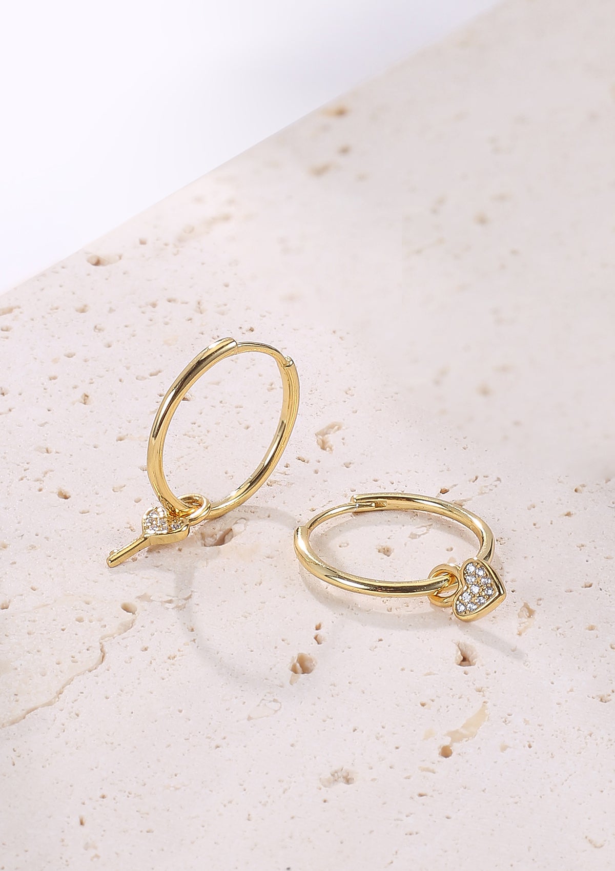 De Key & Heart Hoops